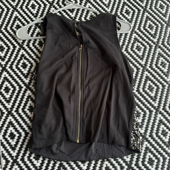 Buckle sequin top - Picture 3 of 3